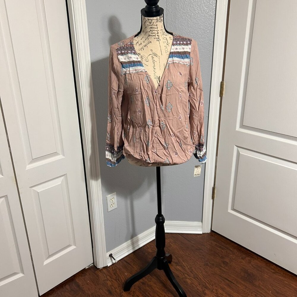 Mudd NWT long sleeve v neck